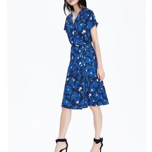 💙 BANANA REPUBLIC Floral Wrap Dress Blue S